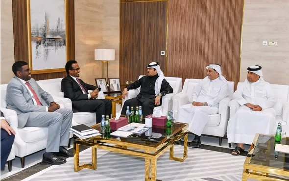 somalia’s minister of commerce visits qatar chamber to strengthen trade and investment ties