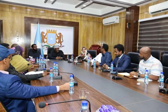 Somali Parliamentary Leadership Meets Constitutional Review Committees