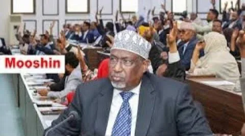 Mooshin ka dhan ah Guddoomiyaha Golaha Shacabka Aadan Madoobe oo si rasmi ah loo gudbiyay